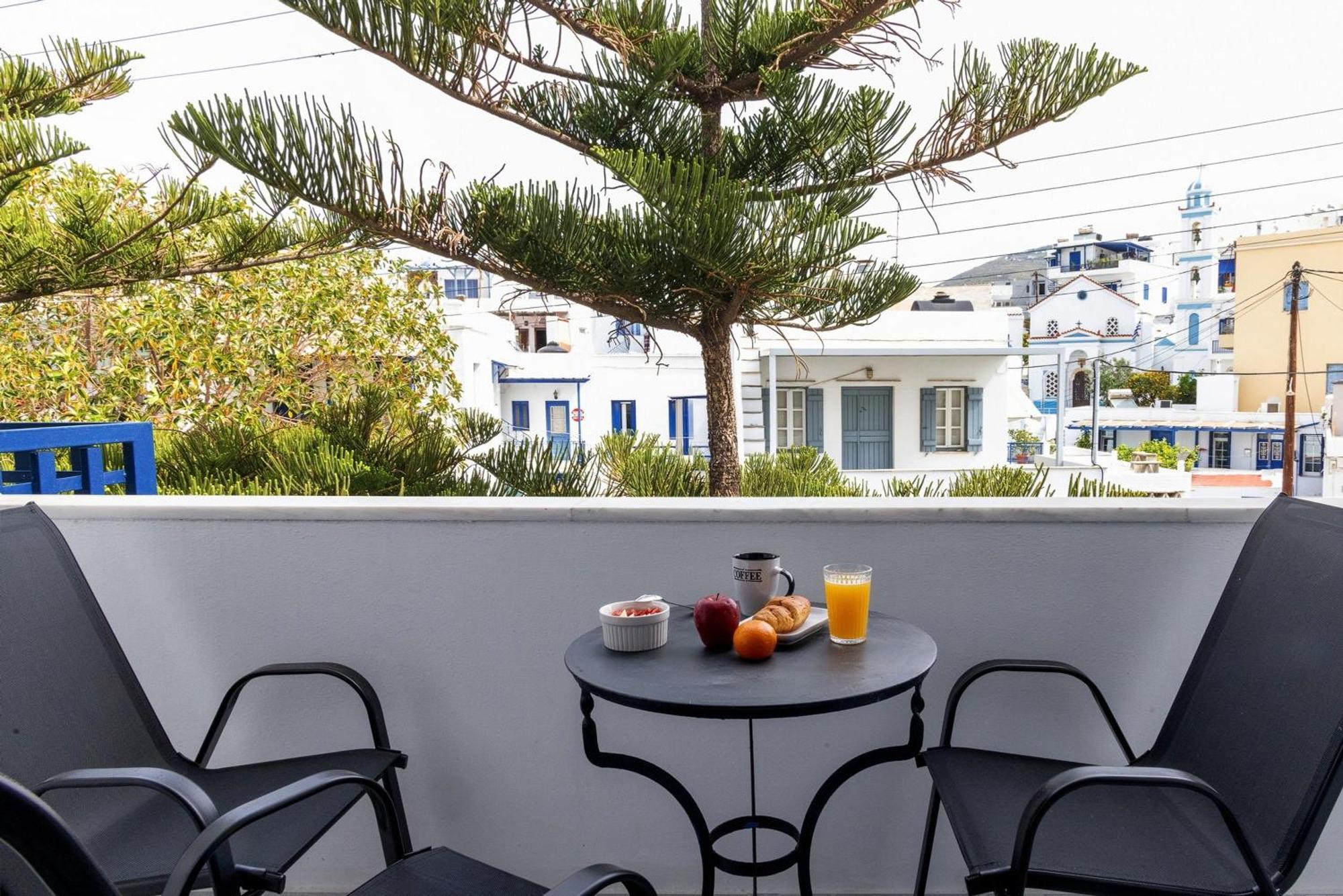 Noe Rooms In Center Of Tinos Exterior photo