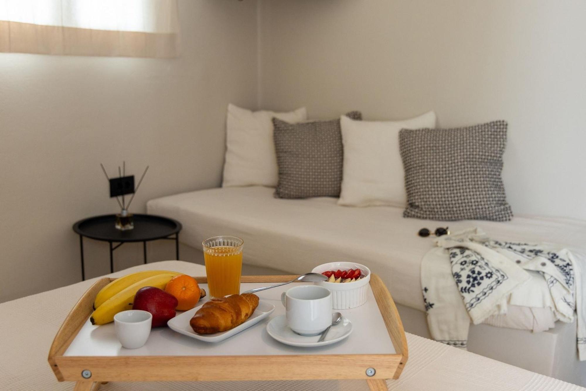 Noe Rooms In Center Of Tinos Exterior photo