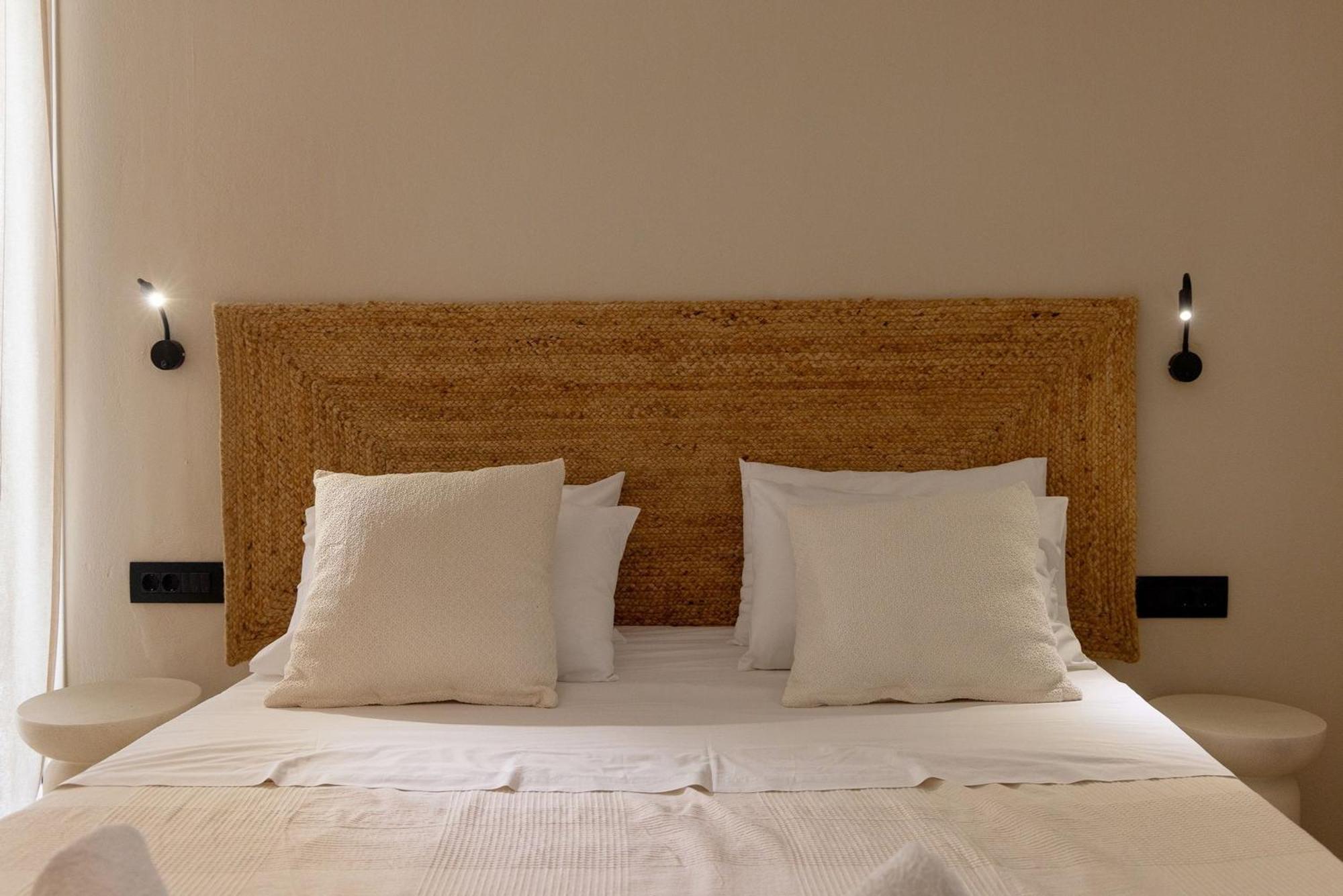 Noe Rooms In Center Of Tinos Exterior photo