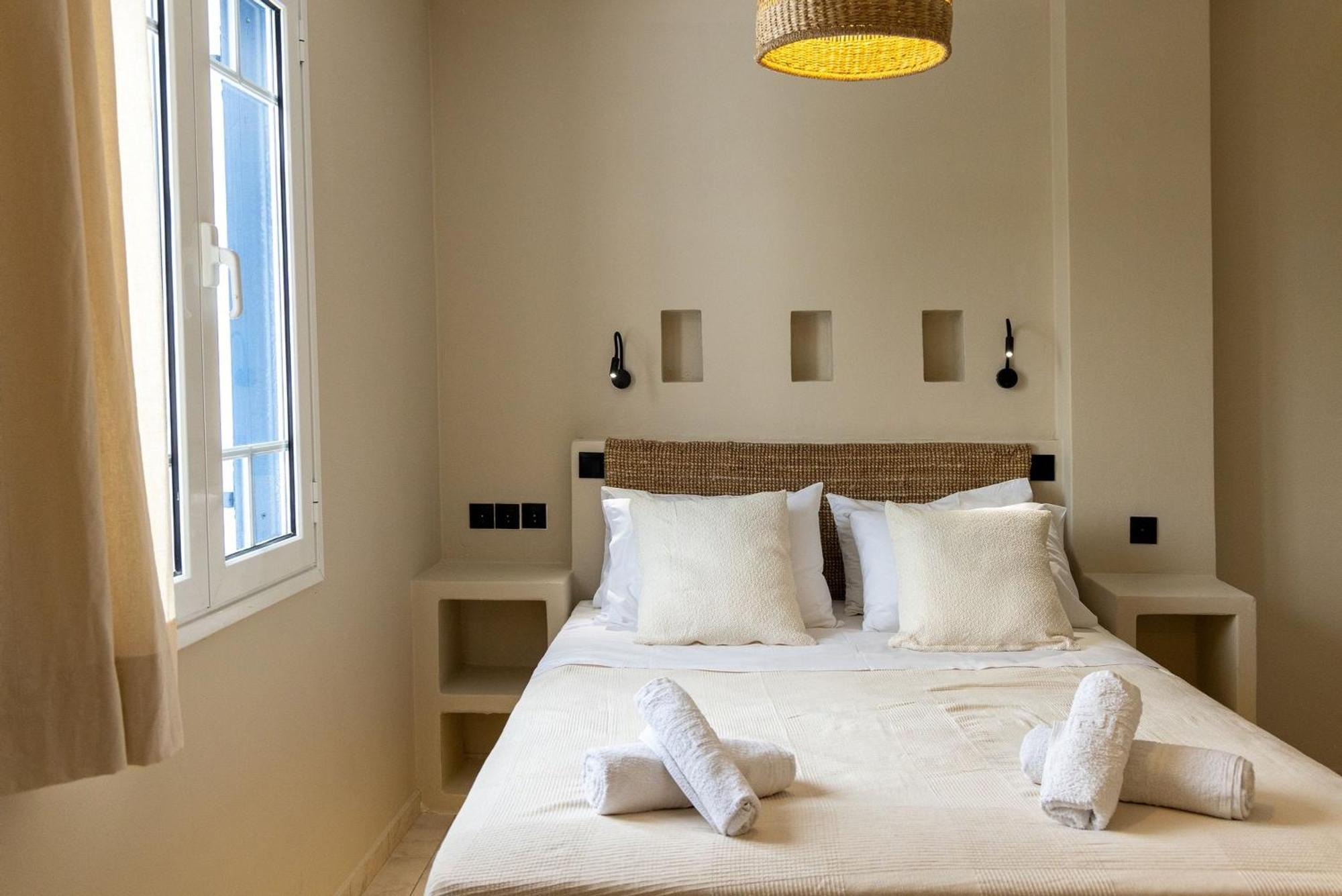 Noe Rooms In Center Of Tinos Exterior photo