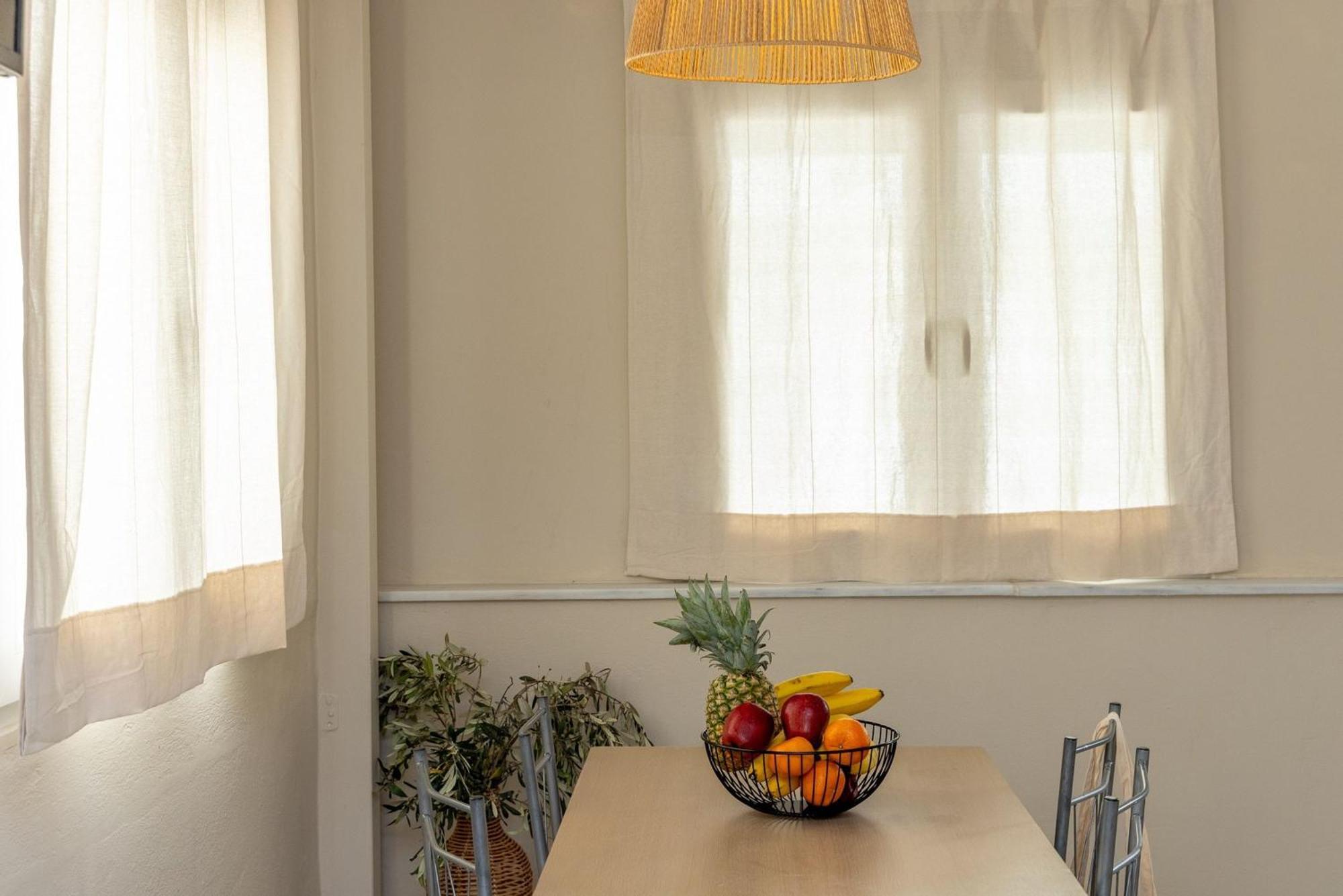 Noe Rooms In Center Of Tinos Exterior photo